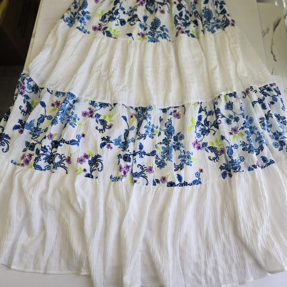 Versona White and Blue Floral Skirt